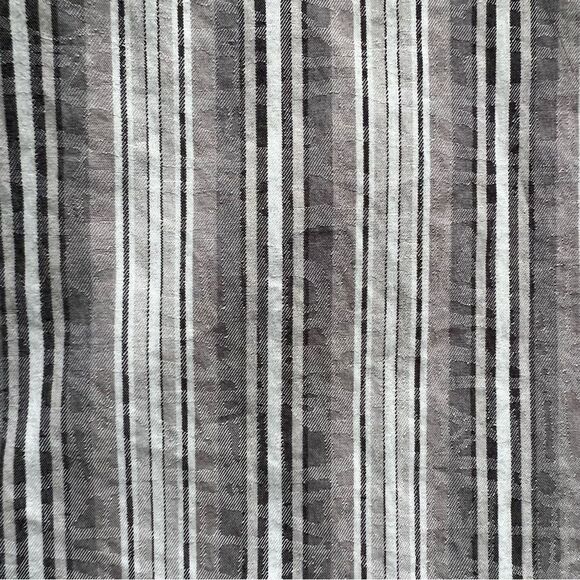 Bugatchi Uomo Shaped Fit Button Front Gray White Striped Shirt Men's size Medium - Picture 2 of 10